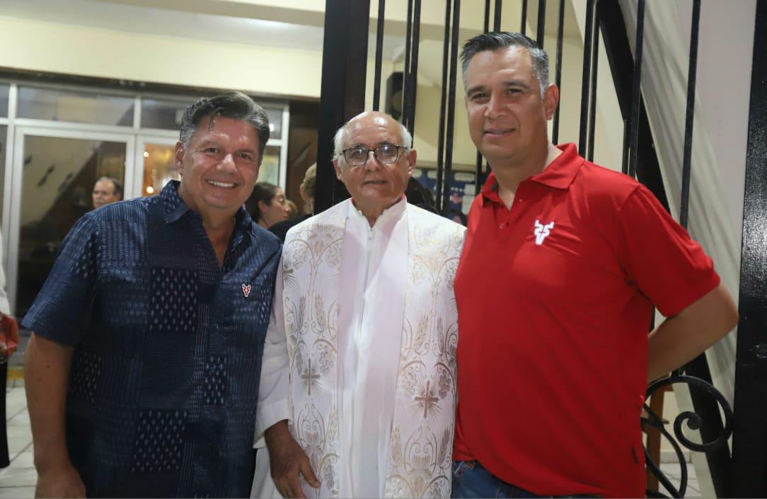 $!Ismael Barros, el Padre Amador Campos y Luis Carlos Rivera.