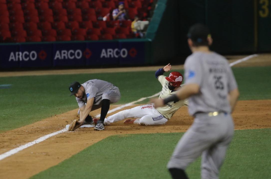 $!Responde ofensiva de Venados y la serie se queda en Mazatlán