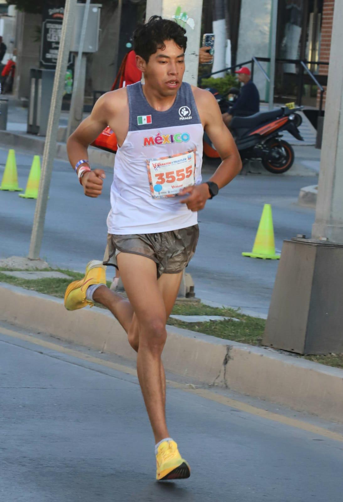 $!Trabajos de dosificación y control de ritmo dan triunfo a campeones de Medio Maratón Pacífico