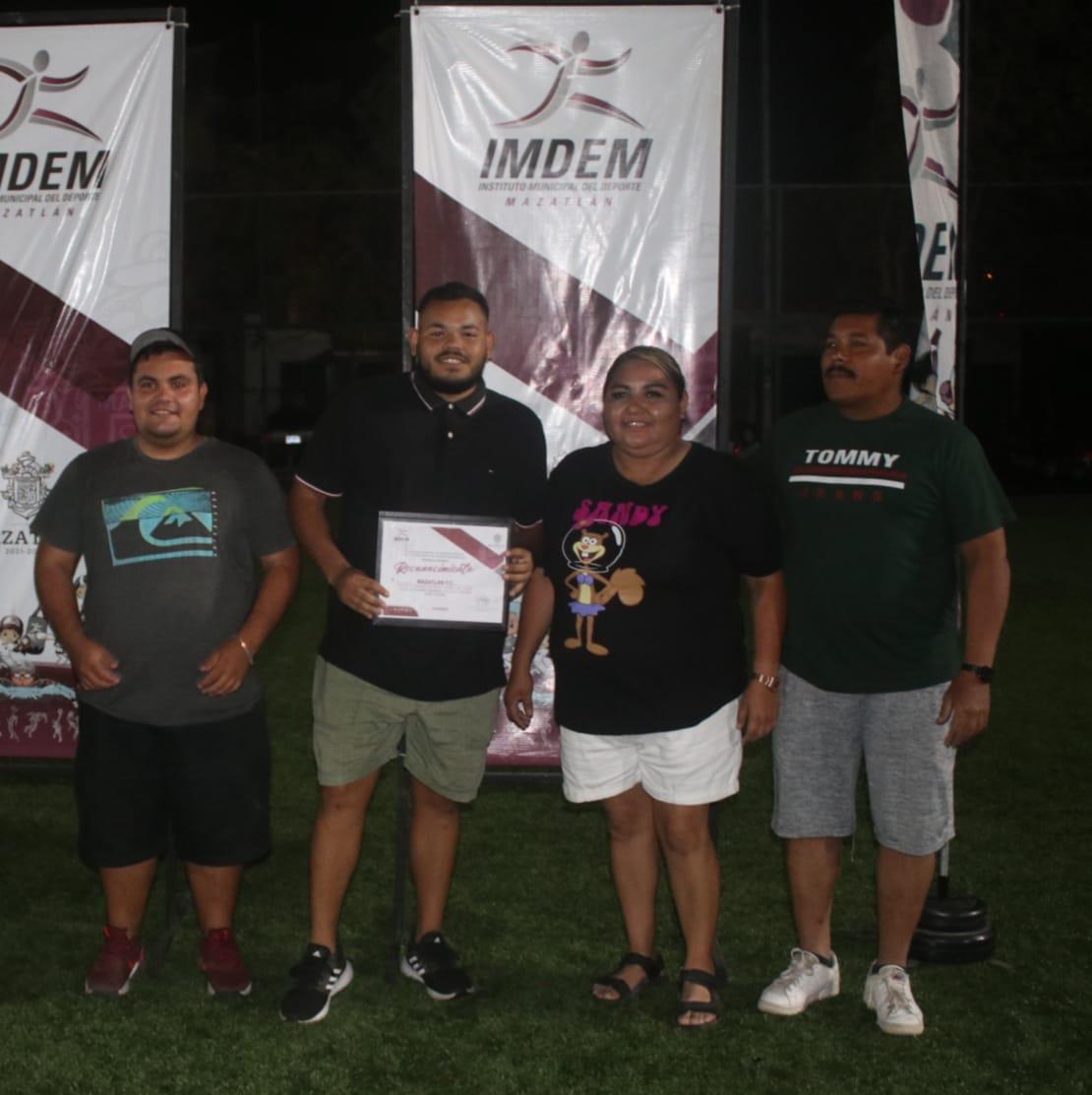 $!Echeverría Romay es tricampeón en la Liga de Futbol Esmeralda