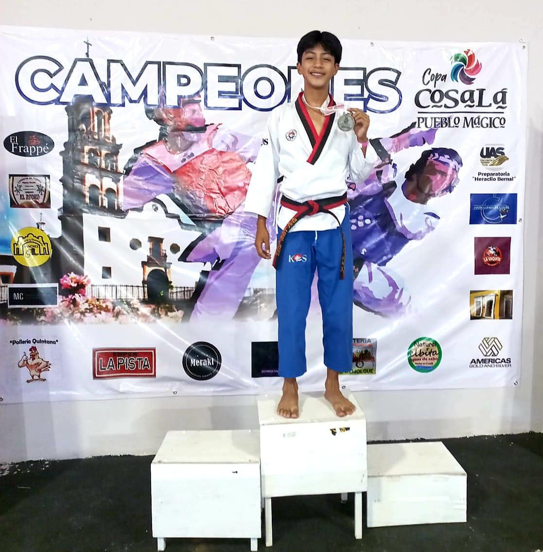 $!Mazatlecos regresan con primeros lugares de la Copa Cosalá de Taekwondo