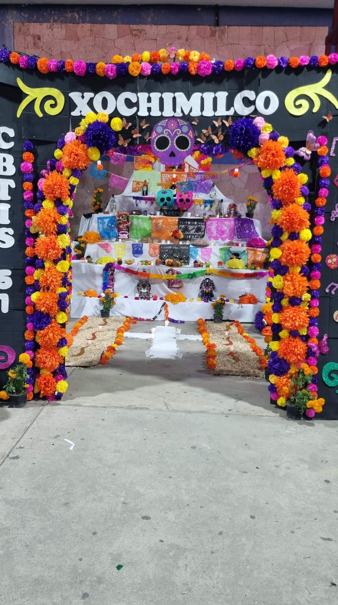 $!Cbtis 51 resalta las tradiciones mexicanas con Festival del Día de Muertos y exhibición de altares