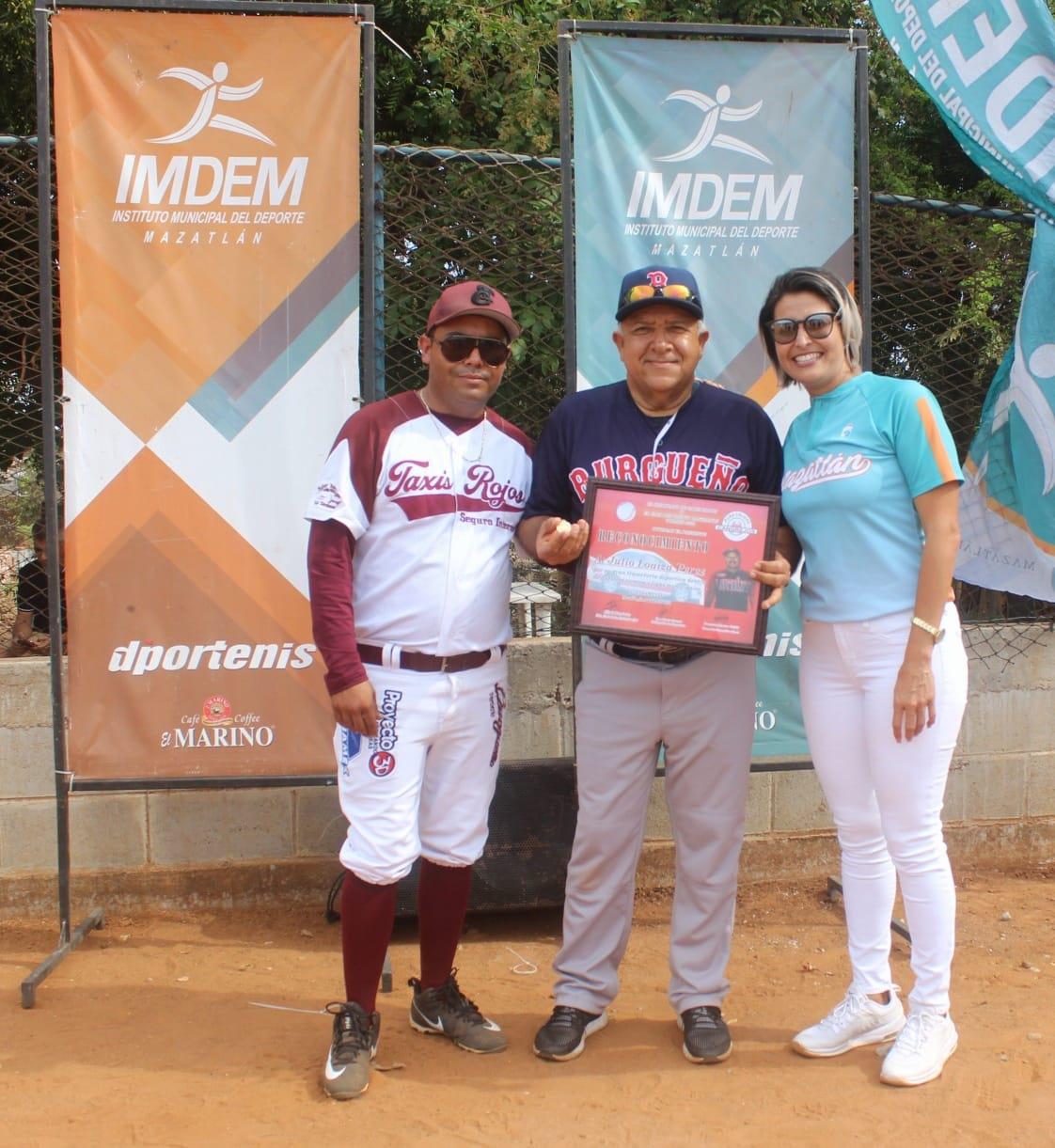 $!Inauguran Liga de Beisbol Máster en honor a Julio Loaiza y Alberto Velázquez