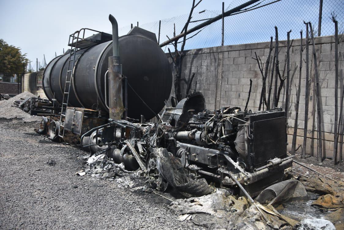 $!Propietarios de yonkes hacen recuento de daños tras incendio registrado al sur de Culiacán