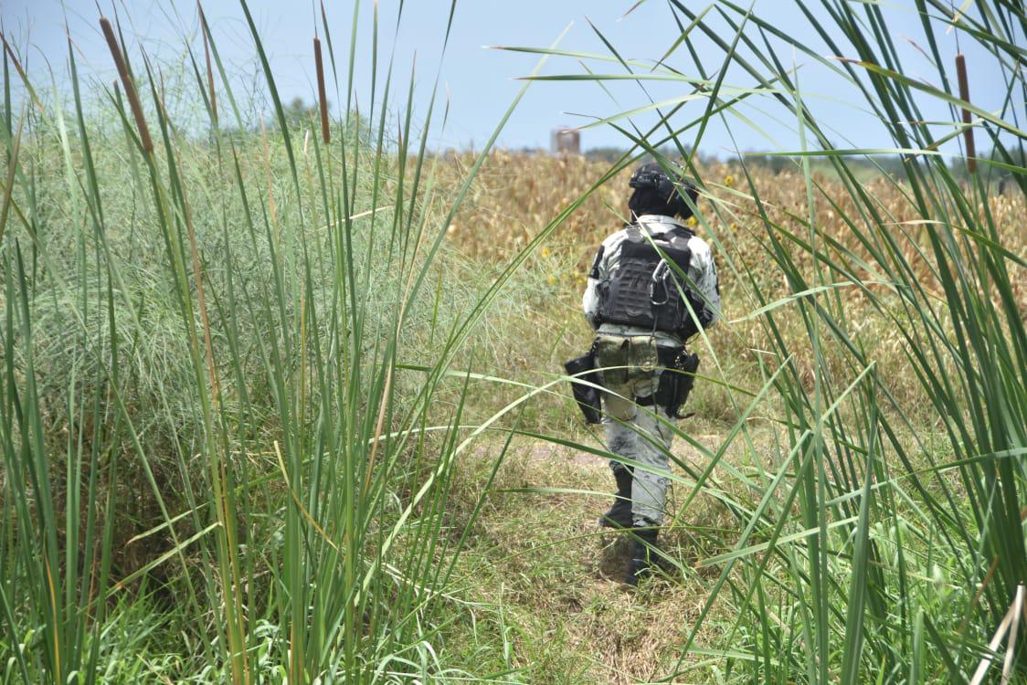 $!Suman 9 horas de operativo en Sánchez Celis, Eldorado; hay niños desaparecidos y personas sin vida