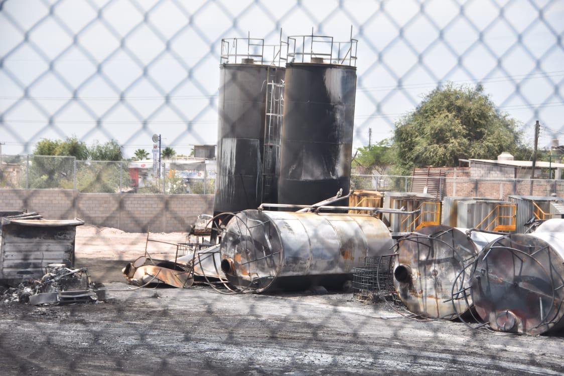 $!Propietarios de yonkes hacen recuento de daños tras incendio registrado al sur de Culiacán