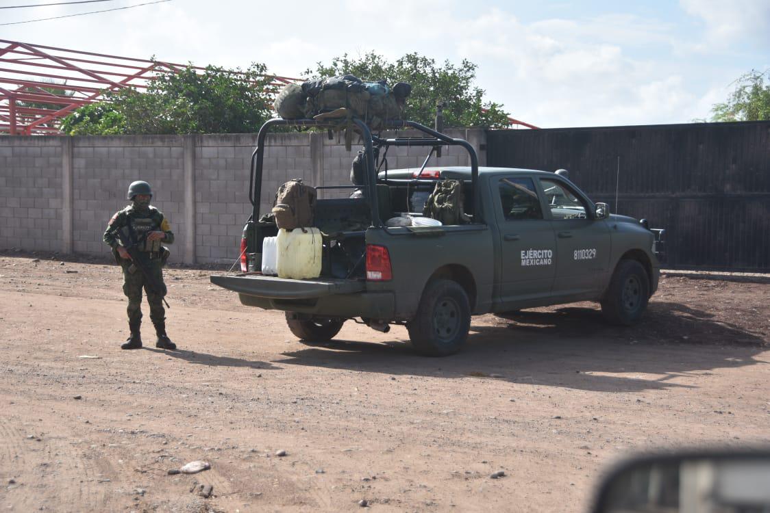 $!Suman 9 horas de operativo en Sánchez Celis, Eldorado; hay niños desaparecidos y personas sin vida