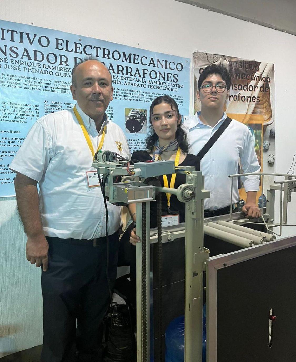 $!Estudiantes de preparatoria de la UAS sobresalen en el Concurso Nacional de Aparatos y Experimentos de Física