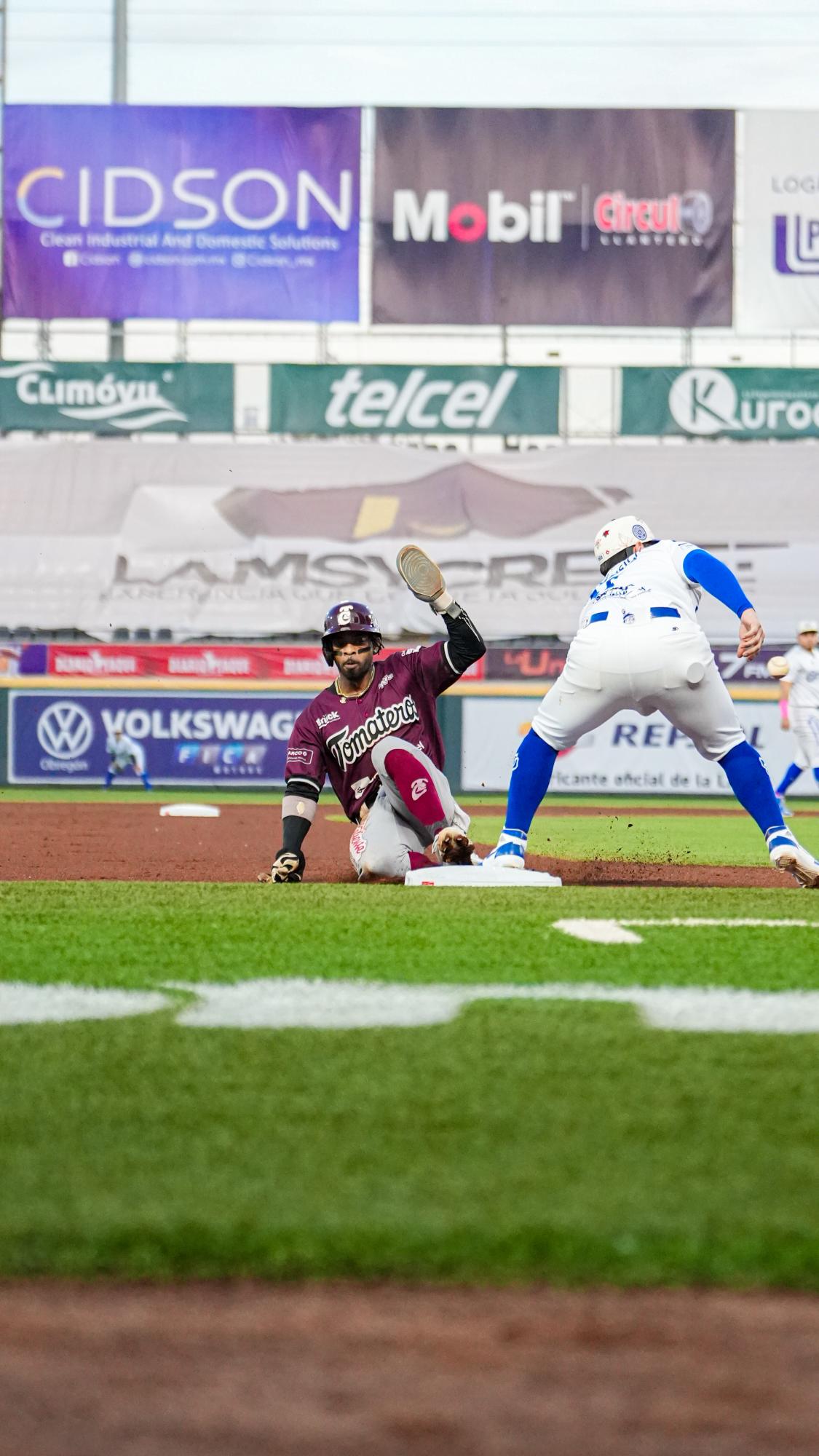 $!Tomateros de Culiacán rescata el juego del honor en Ciudad Obregón