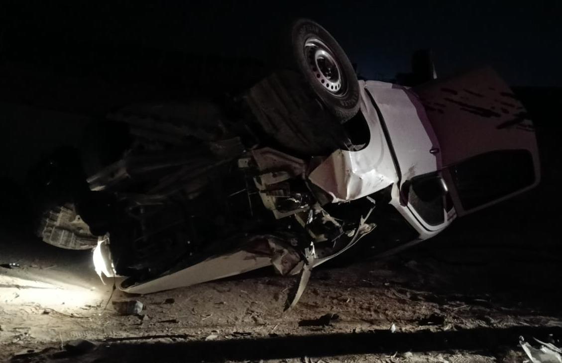 $!Un muerto y 3 heridos deja volcadura de camioneta en la autopista Tepic-Mazatlán