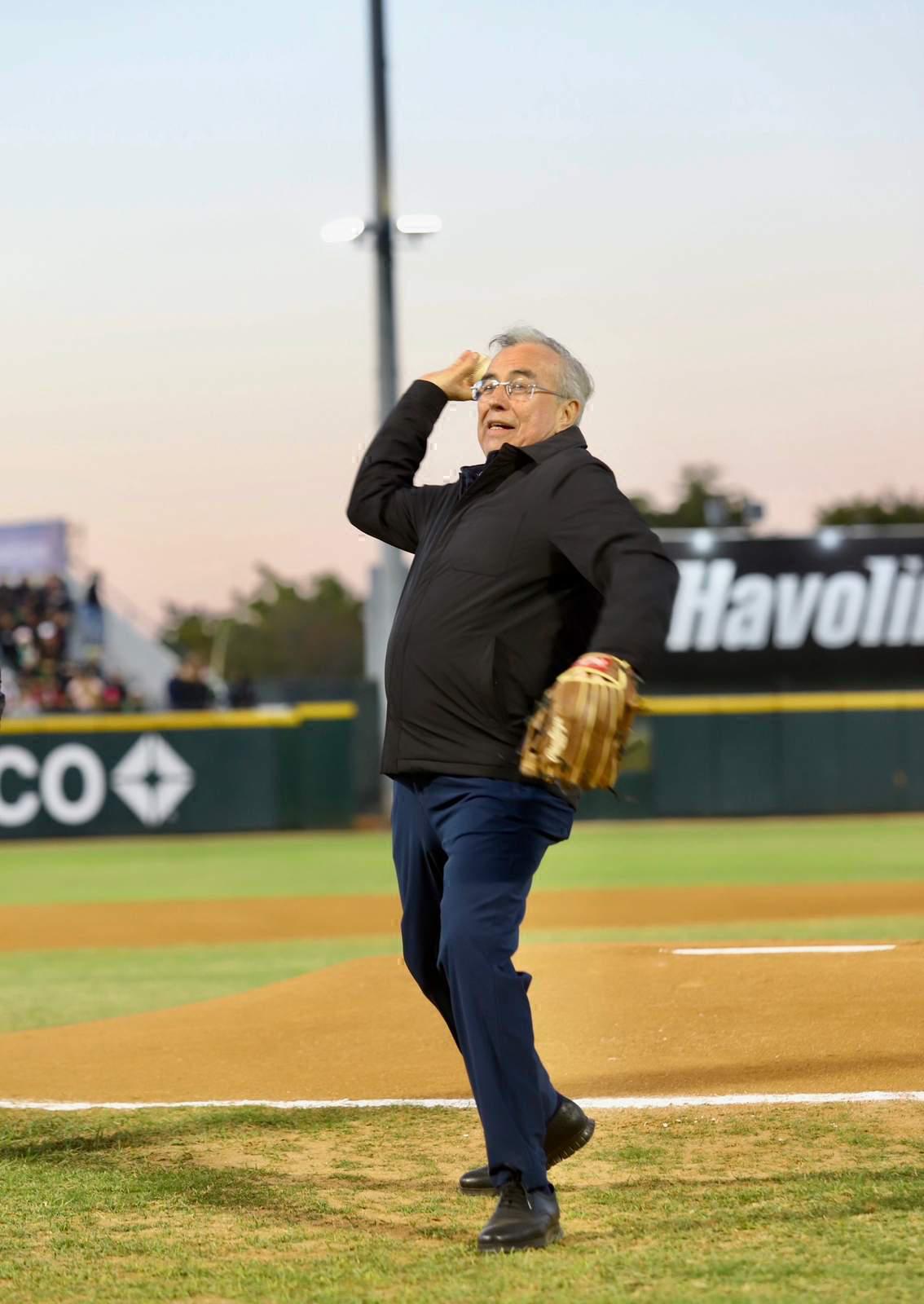 $!Sinaloa ya ganó, dice Rocha Moya al inaugurar la final de beisbol de la LMP