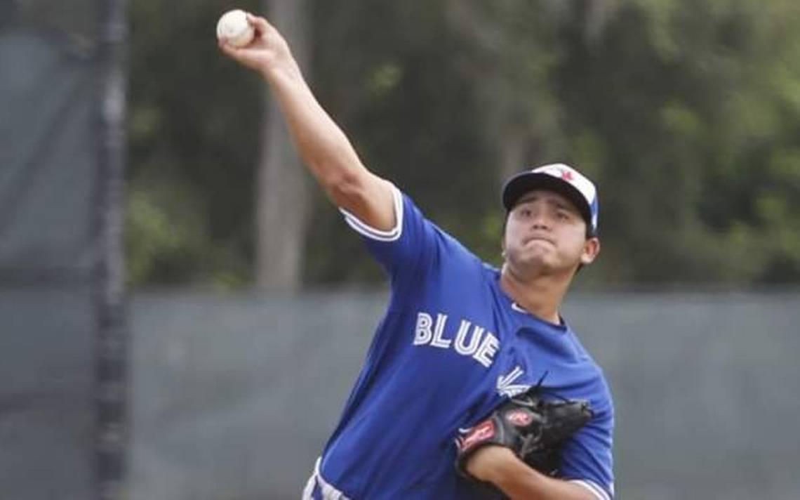 $!Adrián Ulises Hernández, de Escuinapa, tiene buena presentación en pretemporada con Azulejos de Toronto