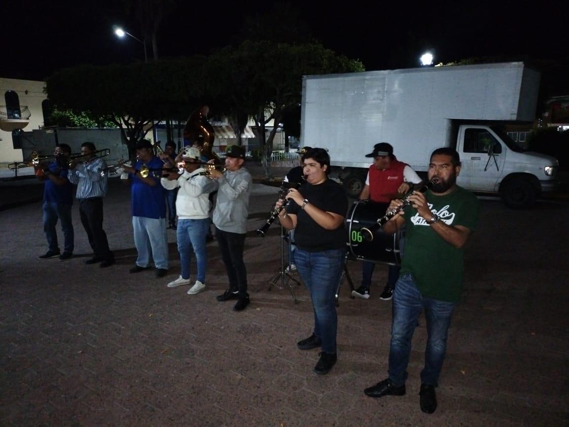 $!Banda La Patrona ofrece serenata de medianoche a Santa Cecilia en Rosario