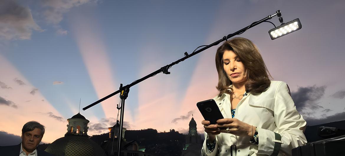 $!Patricia Janiot durante la cobertura de las elecciones presidenciales en Ecuador, Quito, marzo de 2017.