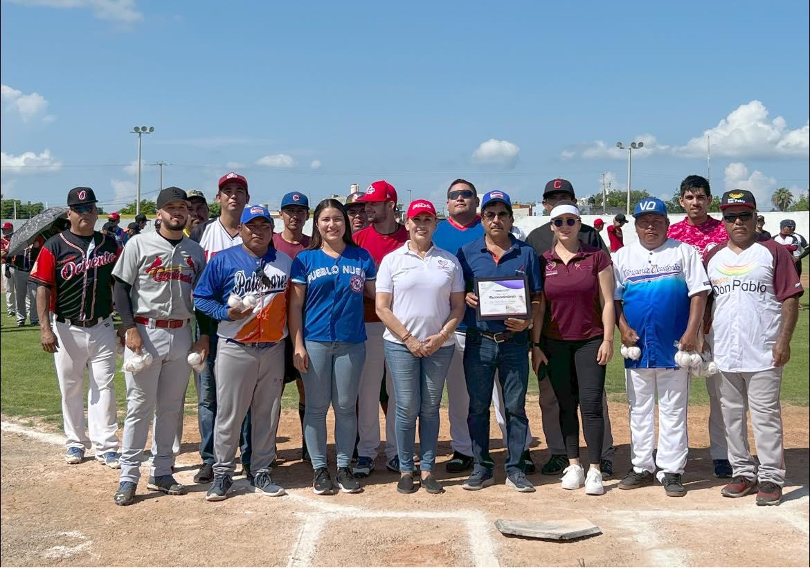 $!Inaugura Alcaldesa Liga de Béisbol Tercera Fuerza ‘Rafael Palomares Rodríguez’, en Escuinapa