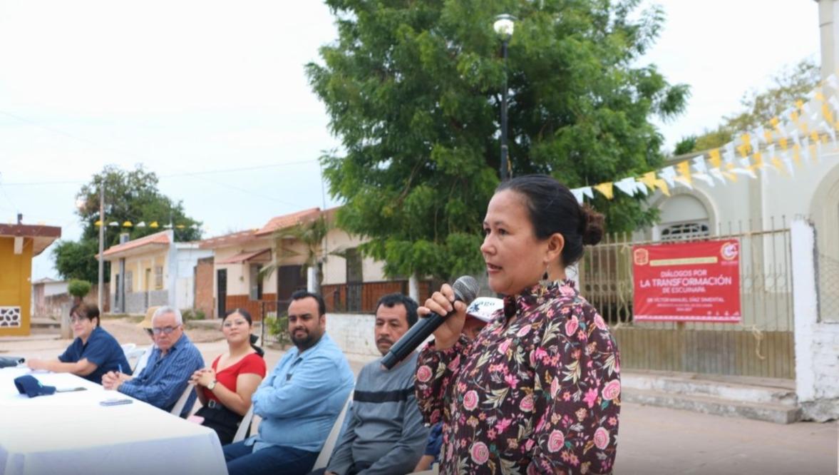 $!Presidente Municipal de Escuinapa se reúne con la comunidad de La Loma para escuchar sus necesidades