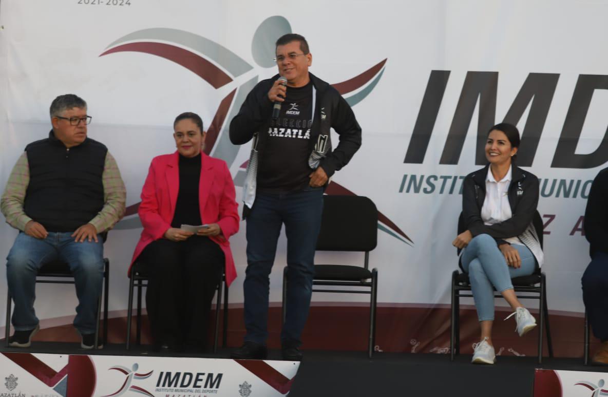 $!Abanderan a Selección Mazatlán que competirá en estatal de los Juegos Conade