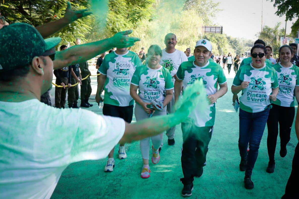 $!Diez mil personas se pintan de verde en carrera del Cobaes