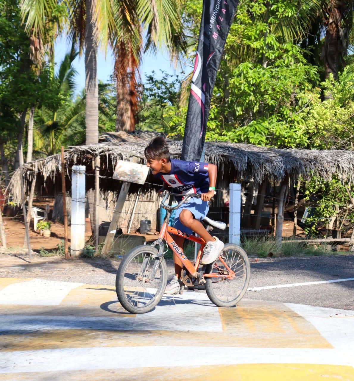 $!Disfrutan más de 50 ciclistas la Rodada 10KM, en la Isla de la Piedra