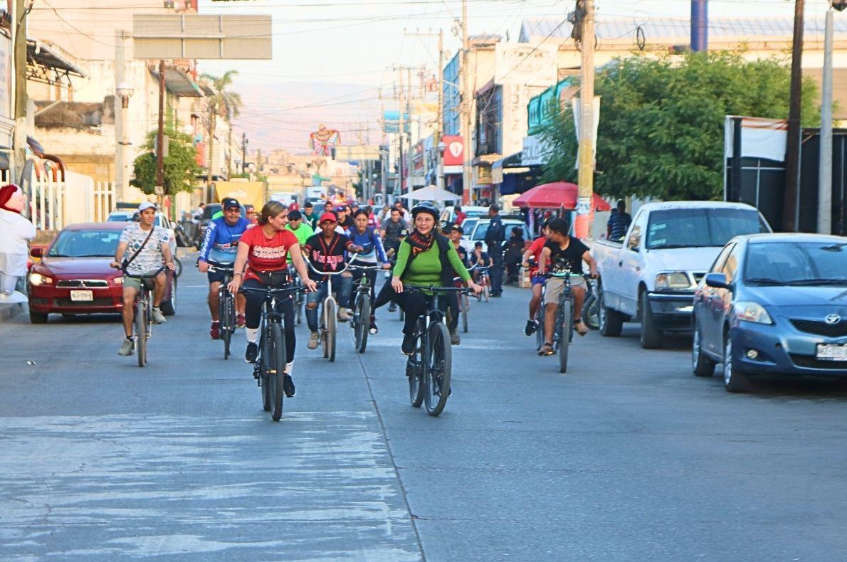 $!Escuinapa se une en la rodada ‘Pedaleando Sueños’ para apoyar a niños vulnerables