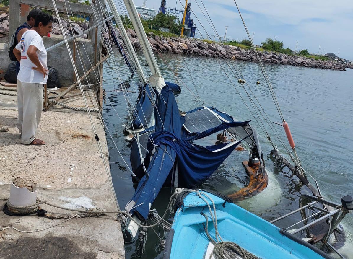 $!Hunde tormenta seis embarcaciones en Mazatlán