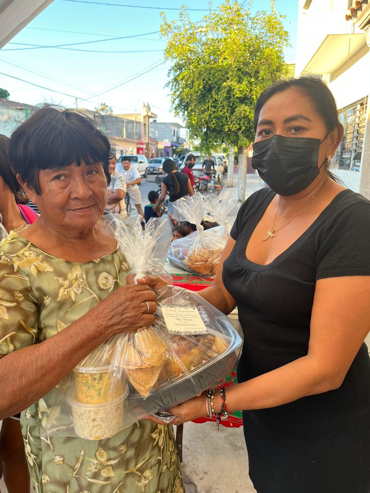 $!María Josefina encontró la misión de su vida: regalar cenas de Navidad