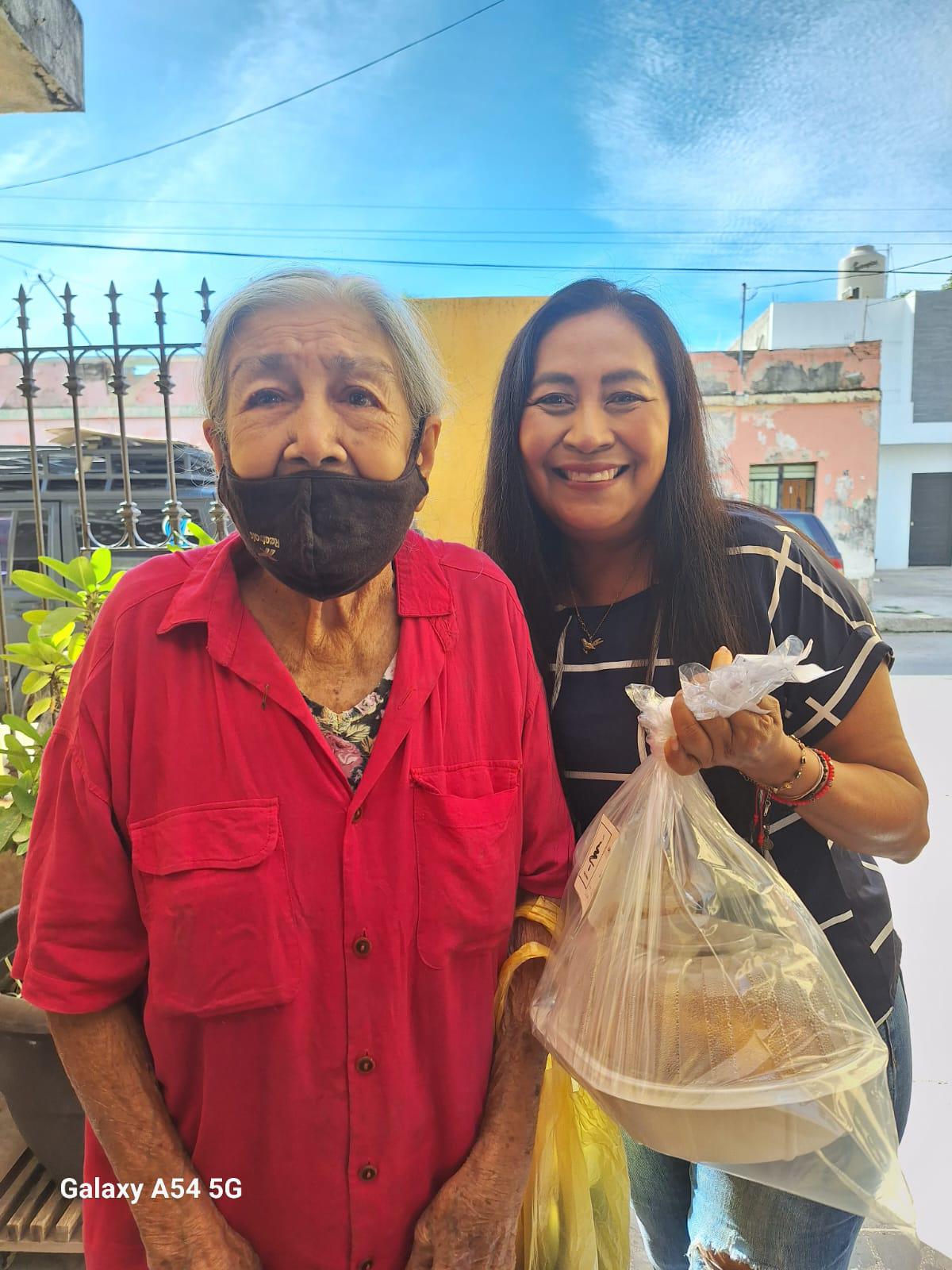 $!María Josefina encontró la misión de su vida: regalar cenas de Navidad