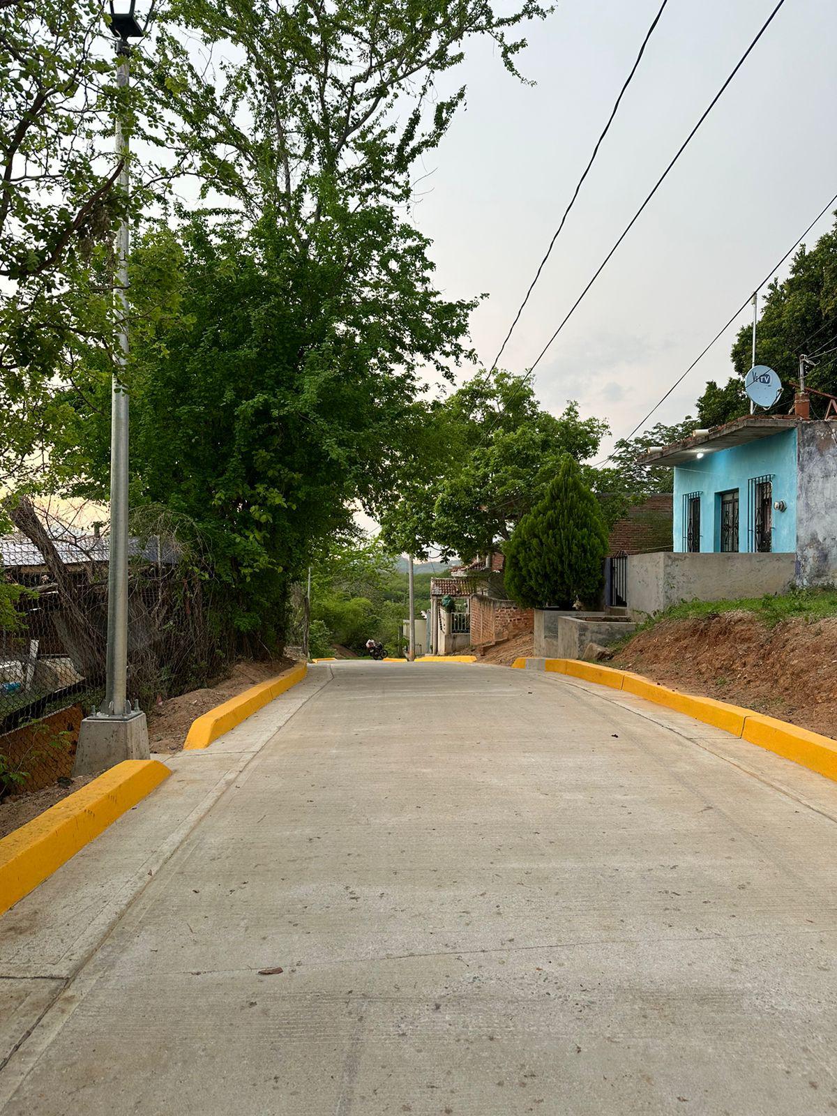 $!Inauguran pavimentación de calle en la colonia Emiliano Zapata, en Concordia