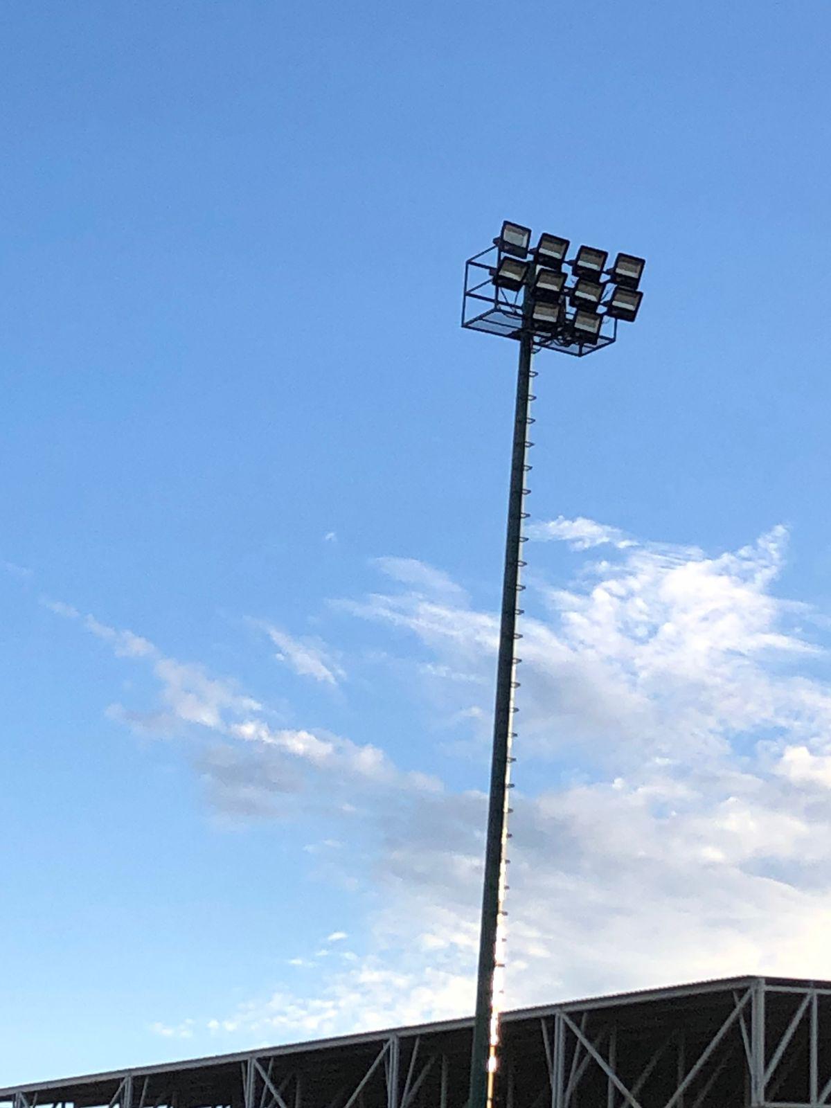 $!Mejora alumbrado del campo 1 de beisbol de la Unidad Deportiva Benito Juárez