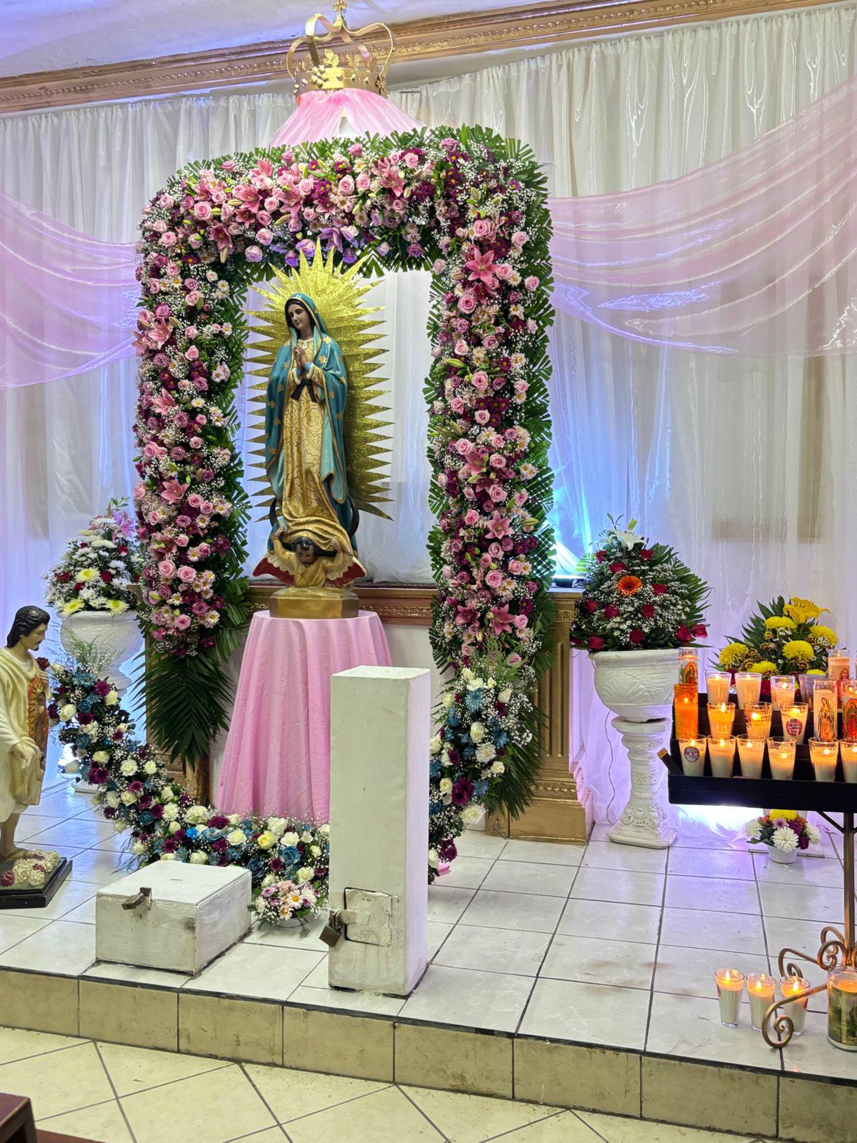 $!Desde hace 4 años, Yuridia adorna y viste a la Virgen de la Capilla del Gallo