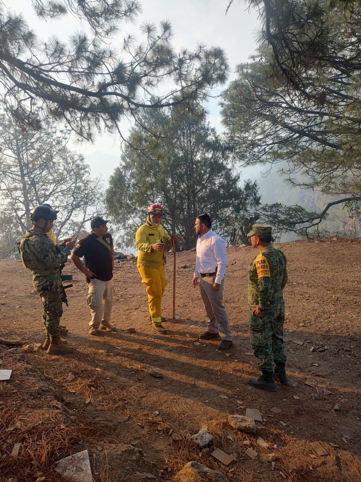 $!Escuinapa apoya en el incendio forestal en Loberas, Concordia