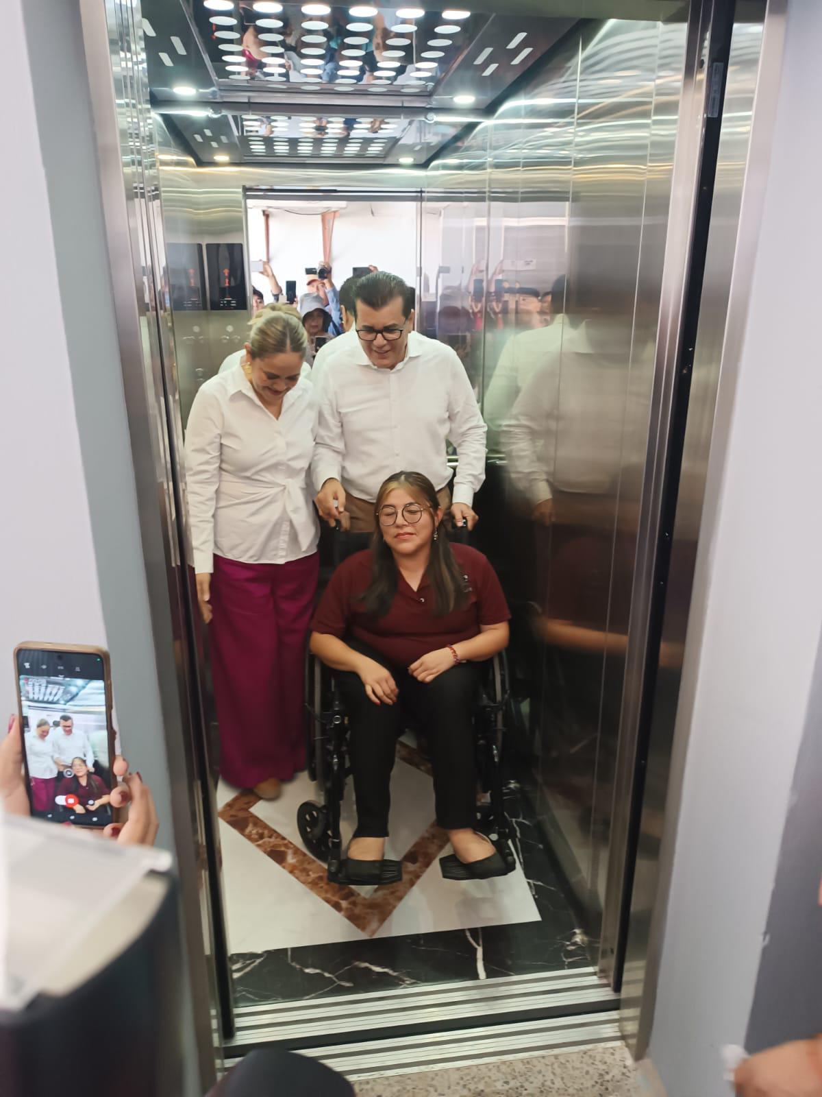 $!Inauguran el nuevo elevador en Palacio Municipal de Mazatlán con una inversión de $1 millón