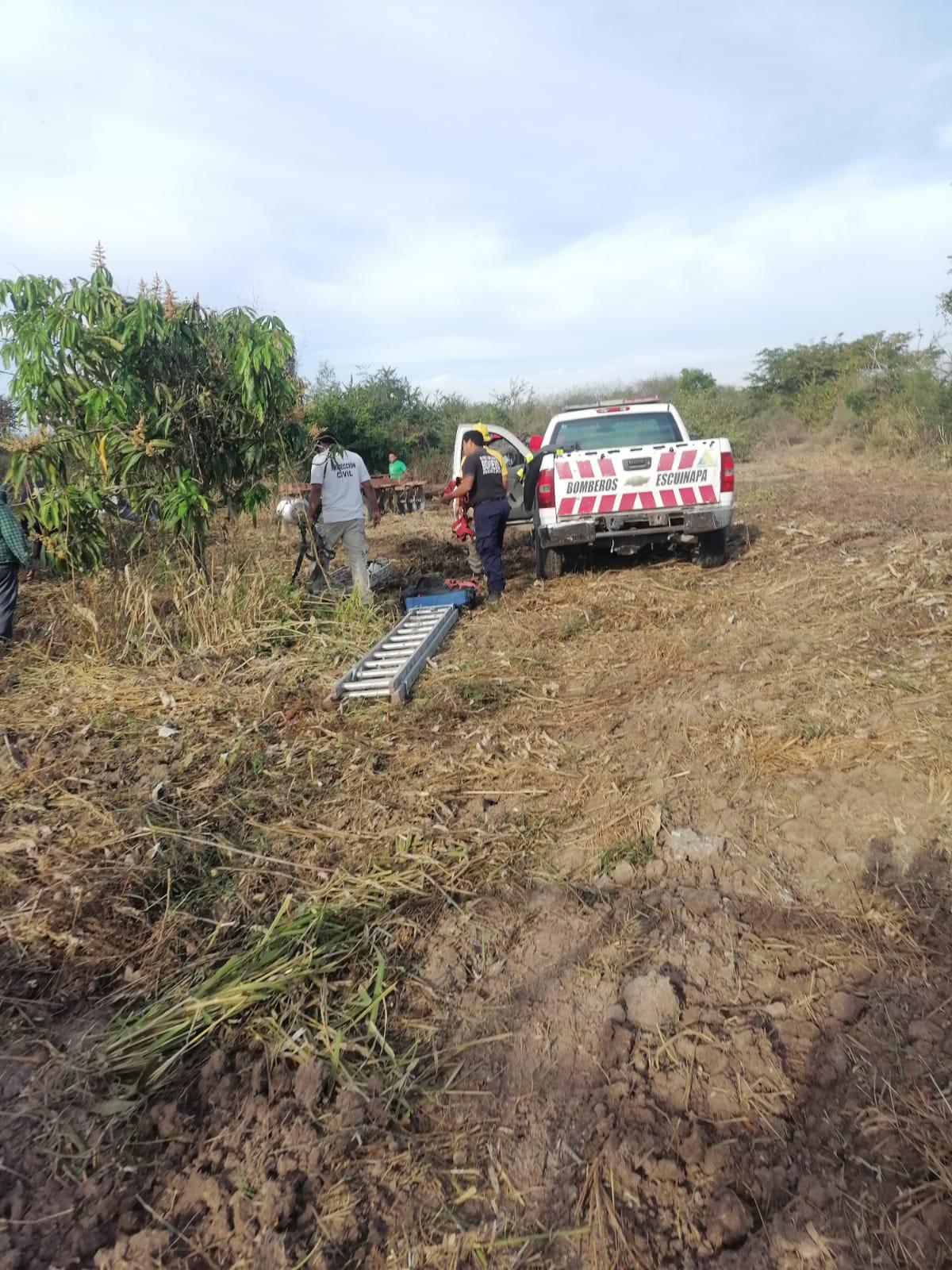 $!Hombre cae a noria con un tractor y fallece, en Escuinapa
