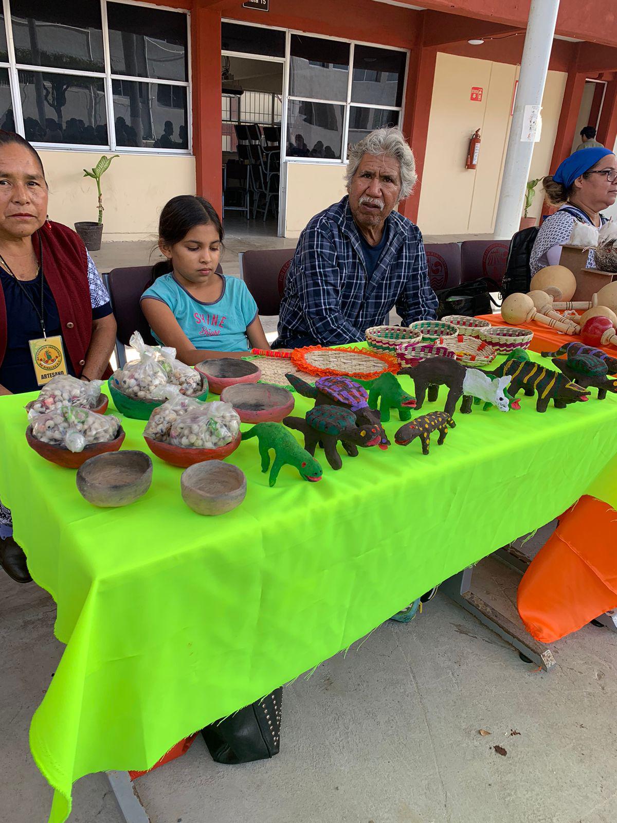 $!Mujeres artesanas rosarenses destacan en evento de Mazatlán