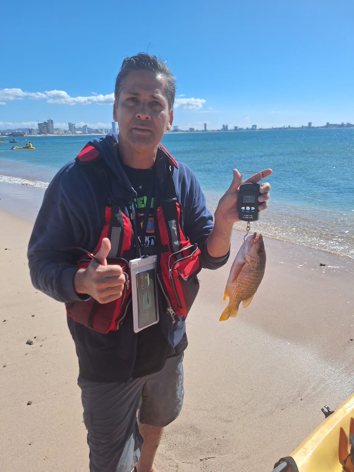 $!Disfrutan kayakistas de la pesca deportiva en mar abierto