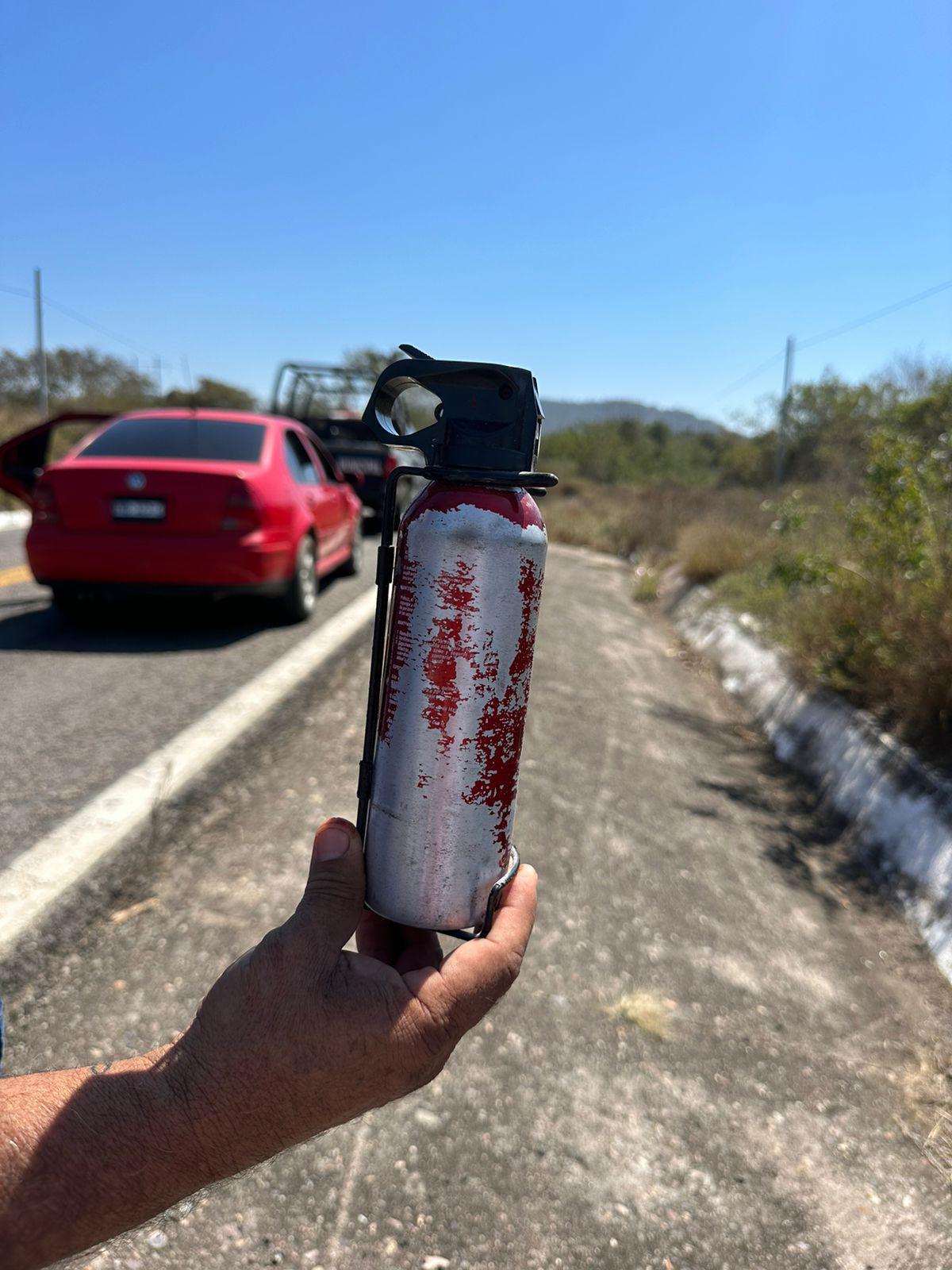 $!Se incendia vehículo en la libre, antes de llegar a El Zapote; dos jóvenes logran salir ilesas