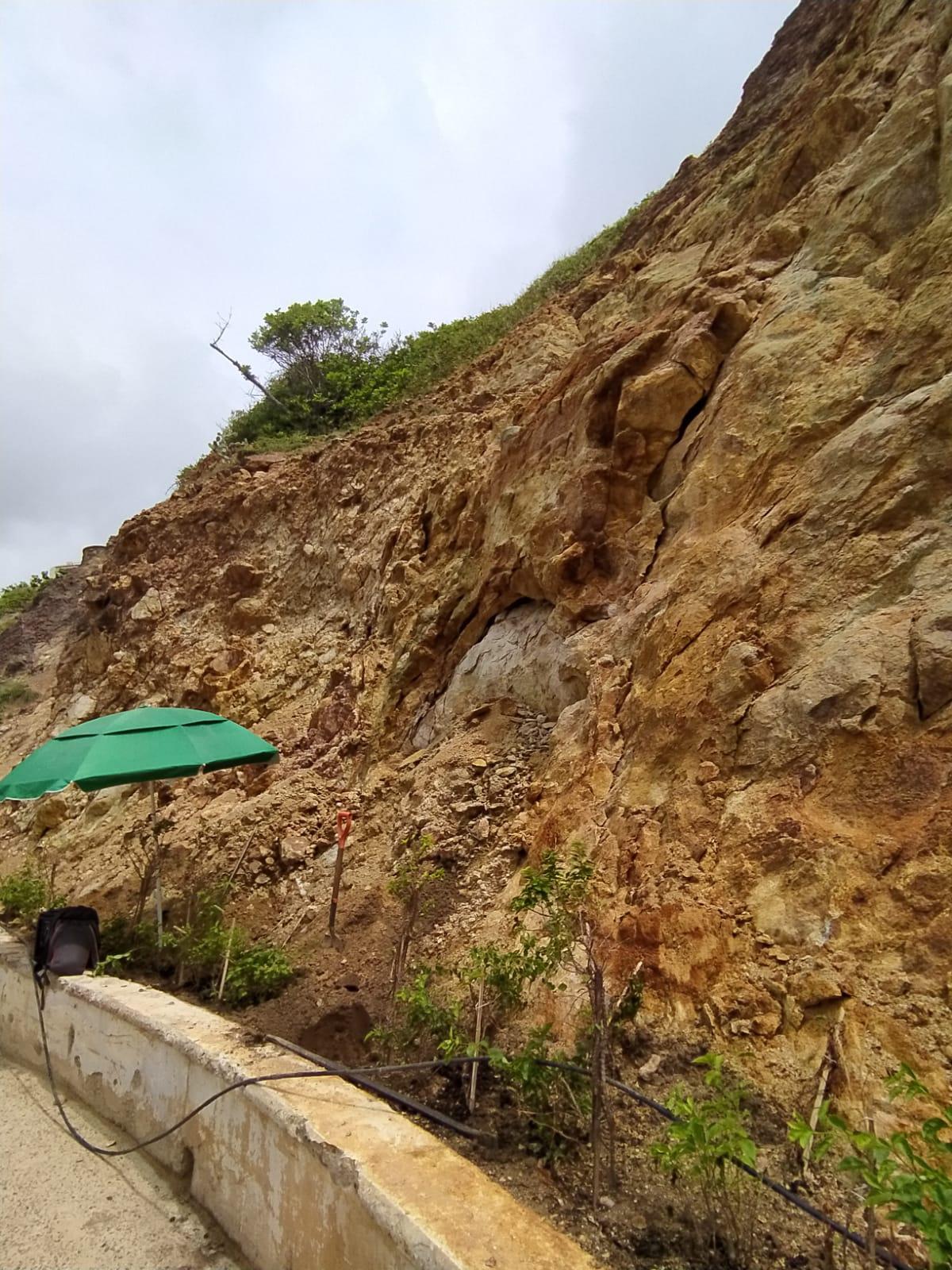 $!Cerros en Mazatlán, vivir con el peligro al lado