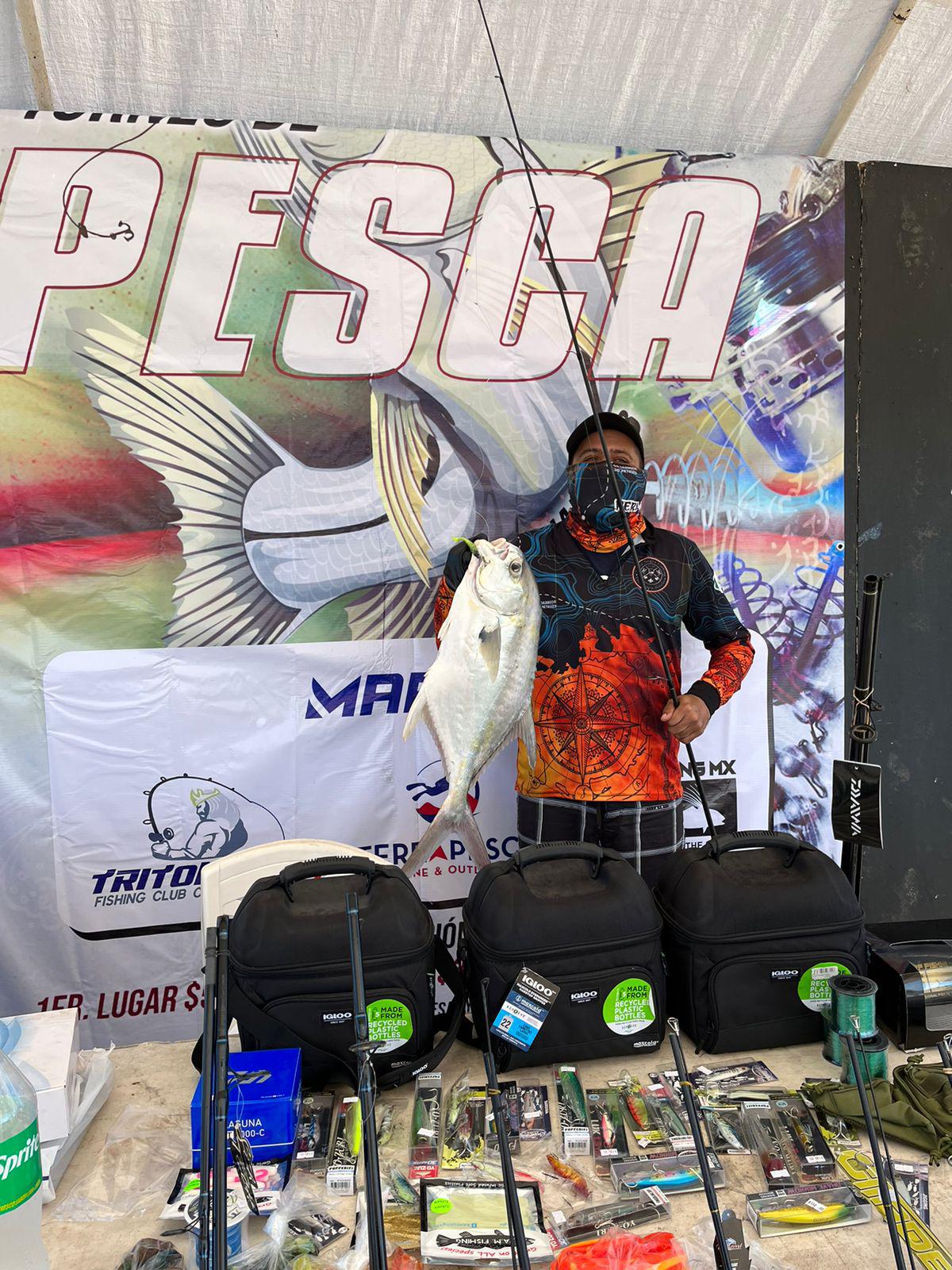 $!Renán Fausto se lleva el premio ‘gordo’ del Torneo de Pesca Familiar en Teacapán