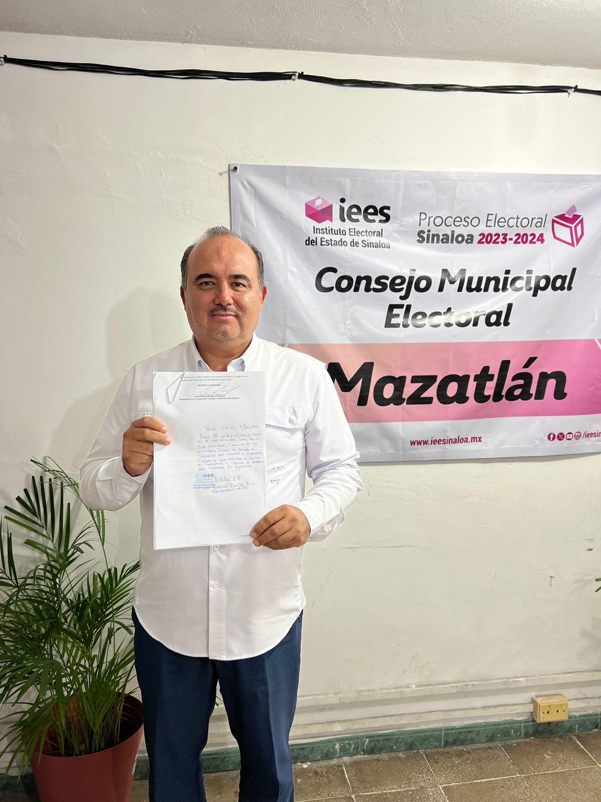 $!Guillermo Romero solicita al Consejo Municipal Electoral anulación de la elección por la alcaldía de Mazatlán