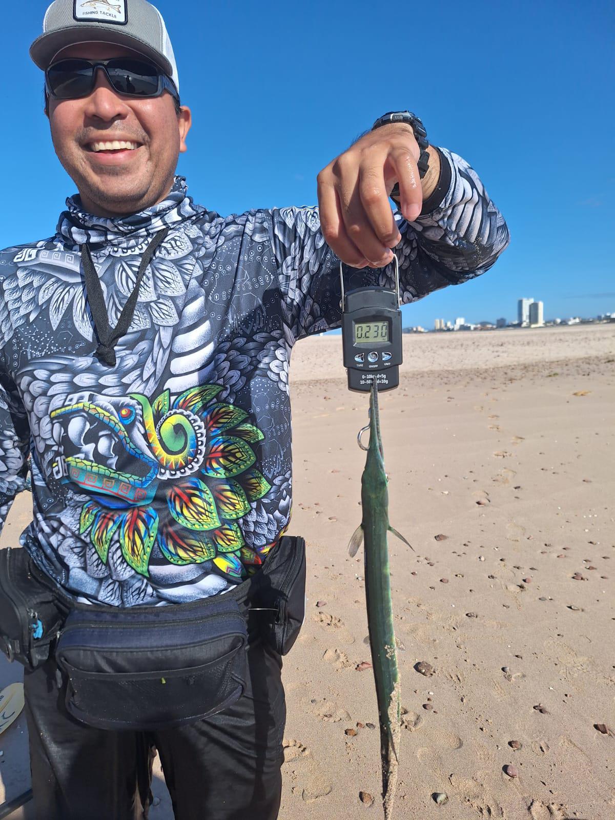 $!Disfrutan kayakistas de la pesca deportiva en mar abierto