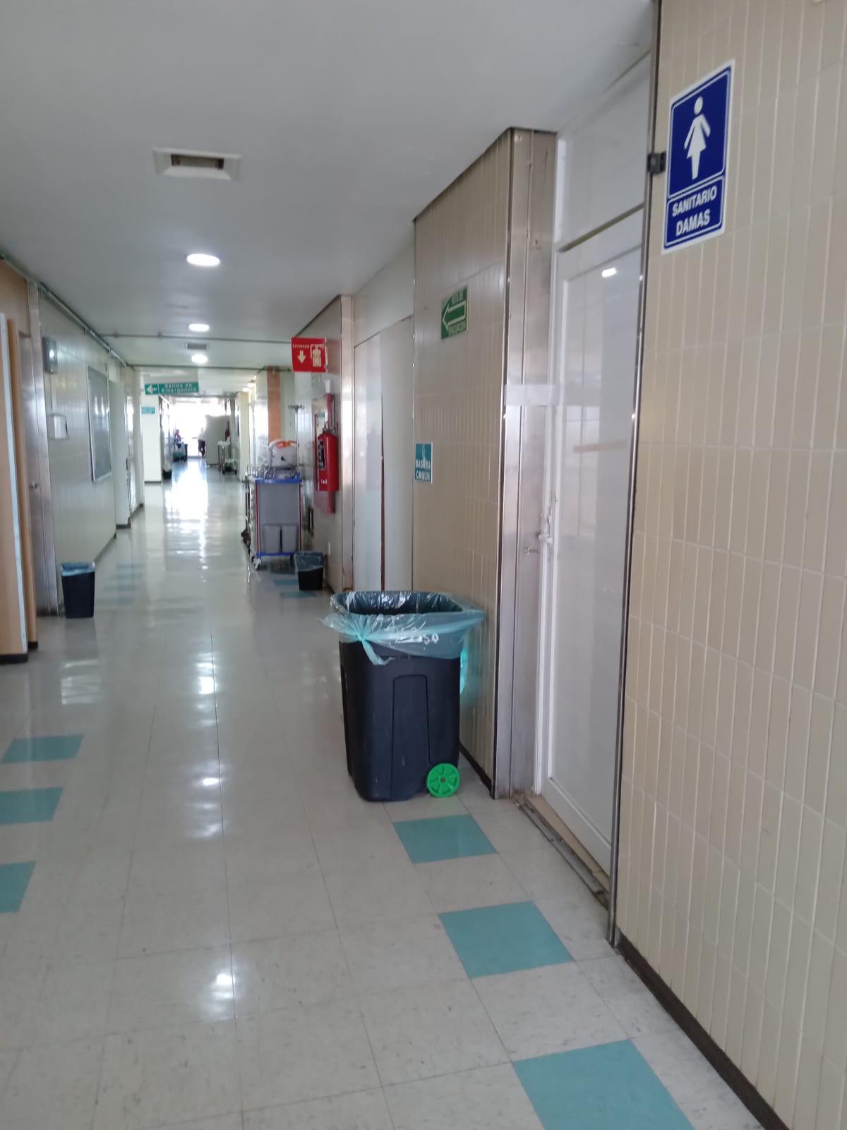 $!Denuncian olor a drenaje en una parte del IMSS nuevo en Mazatlán