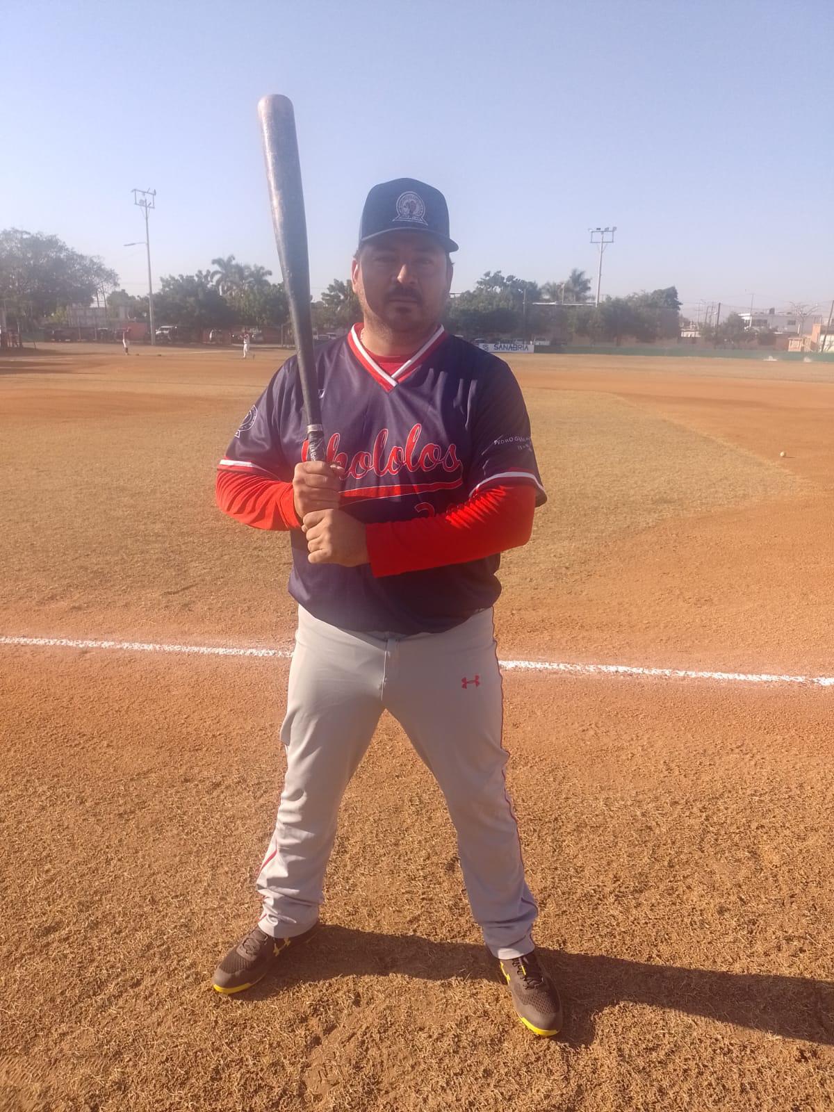 $!Celebran partido amistoso de beisbol, en Club Sarabia