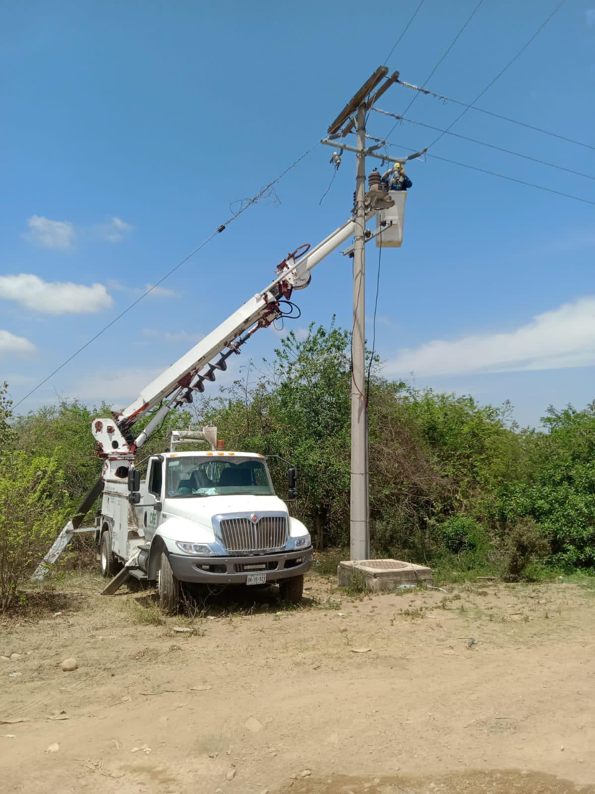 $!CFE reconecta servicio a la Jumapae