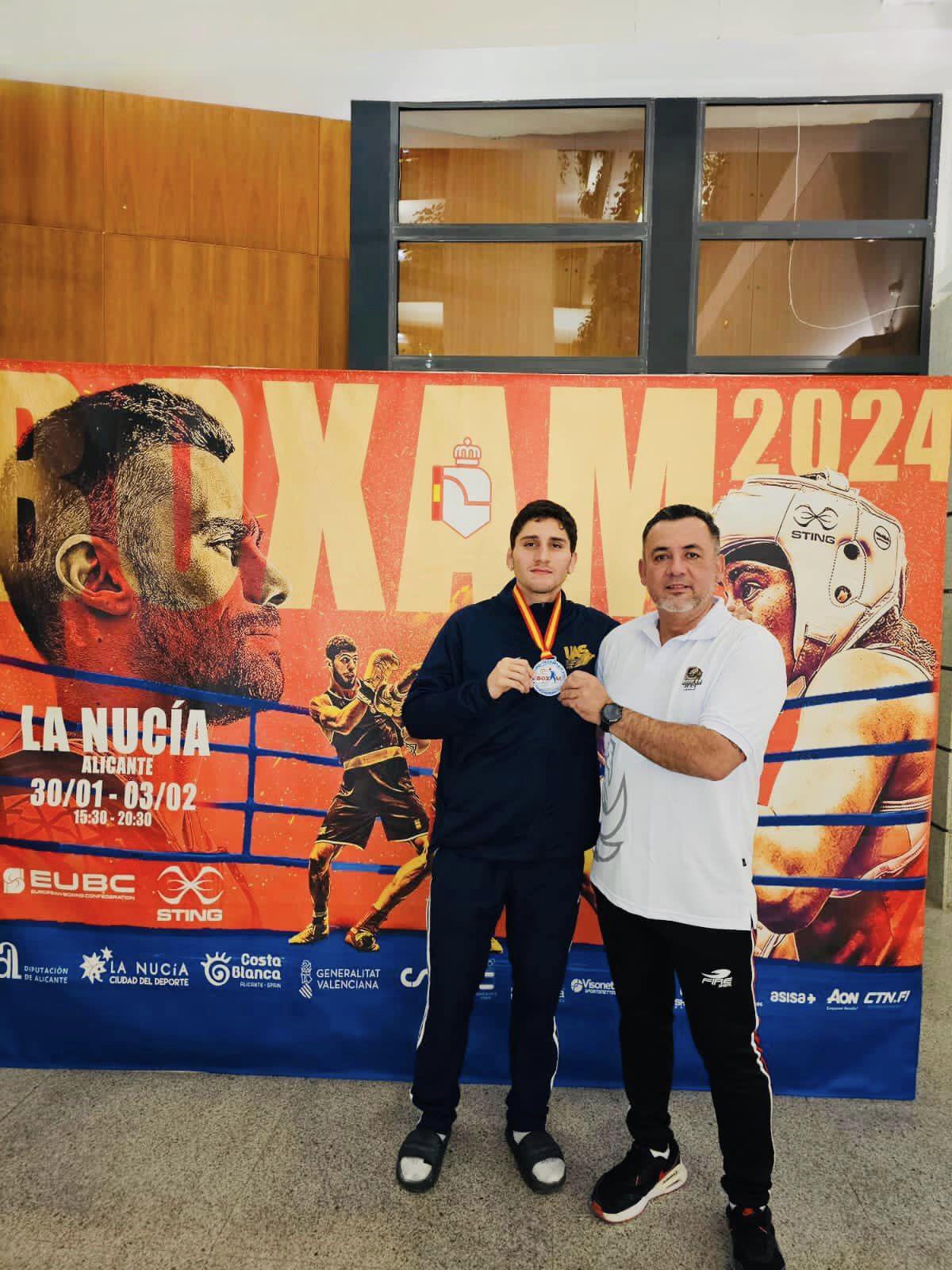 $!¡Puños de plata! Mazatleco Marco Verde es subcampeón en Boxam Internacional Élite