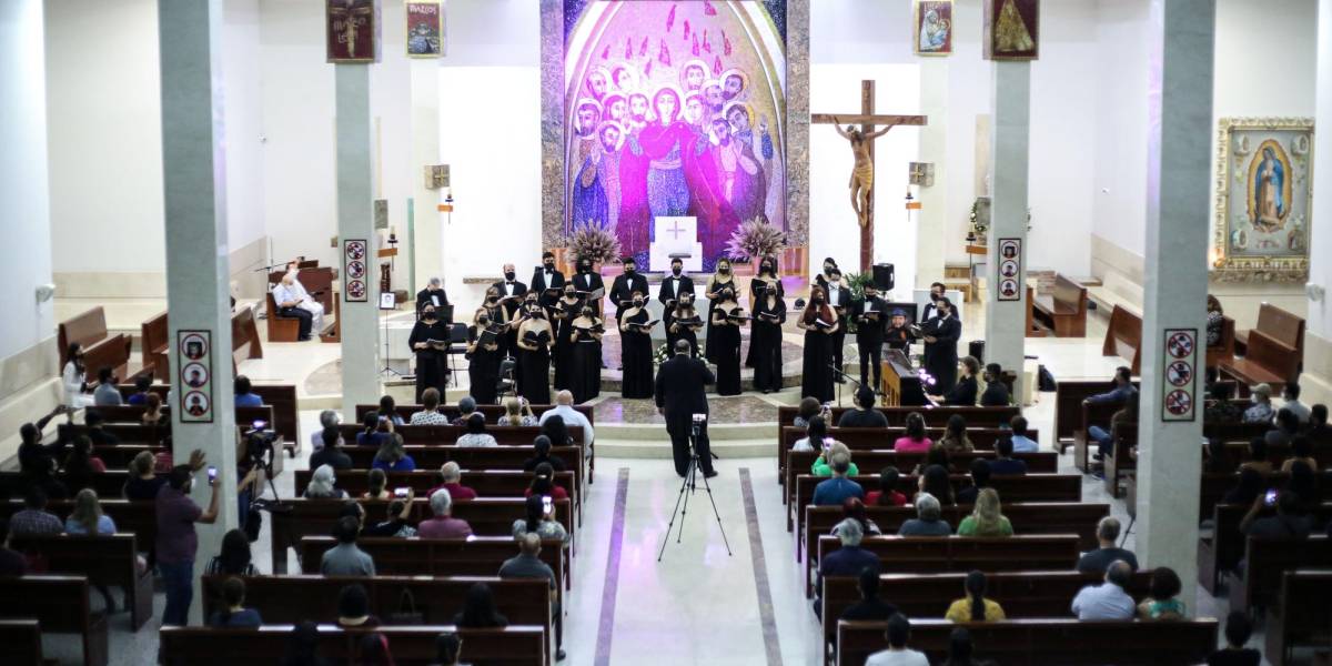 Canta el Coro de Ópera del Isic, el 'Réquiem' de Mozart, en la iglesia del Padre  Cuco