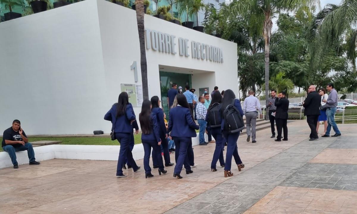 $!Equipo de la ASE que acudió a la UAS.