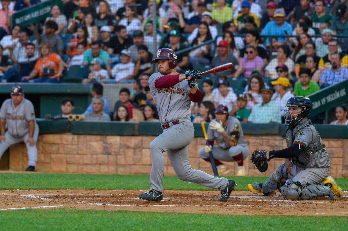 $!Tomateros de Culiacán cobra revancha en Los Mochis en el Cuadrangular del Bienestar