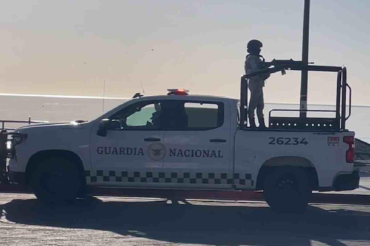 $!Elementos de la Guardia Nacional en el malecón de San Felipe durante las primeras horas del día.