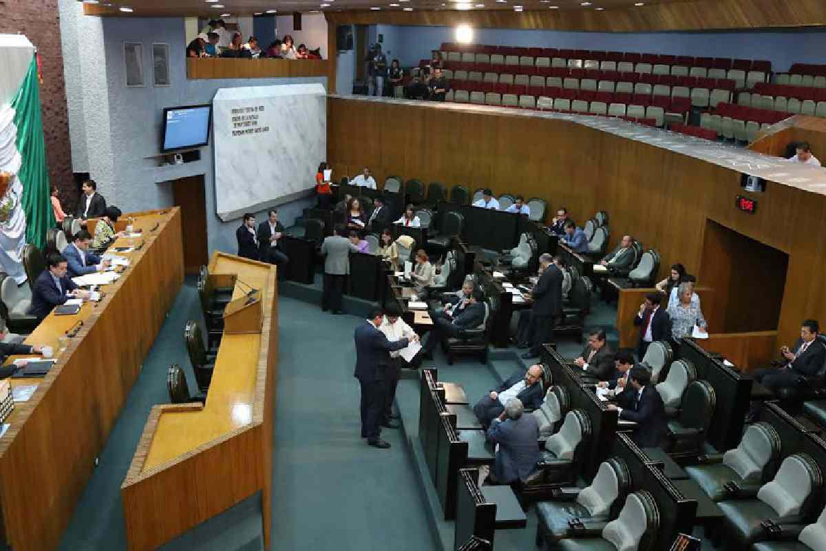 $!El Mandatario señala que el Congreso se niega a sesionar sobre su licencia.