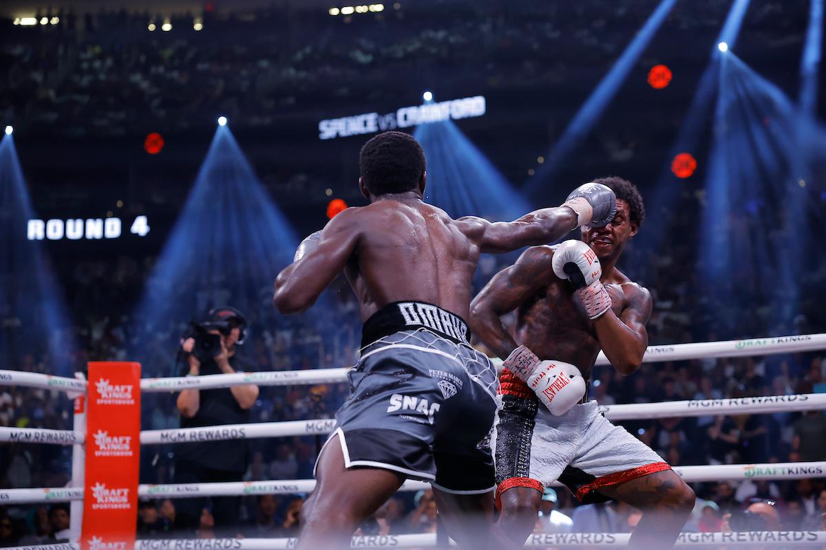 $!Crawford noquea a Spence y se confirma como el mejor libra por libra del mundo